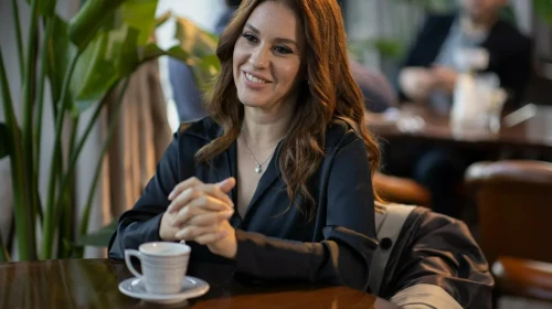 Evrim Alasya kimdir?