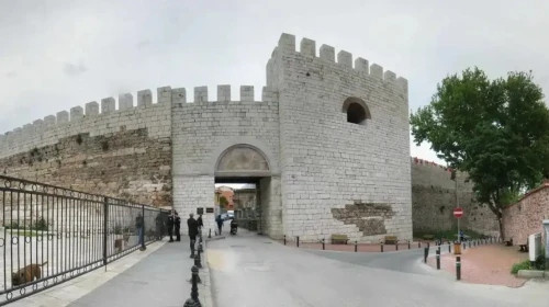 Bursa Kalesi nerede?Bursa Kalesi'ne nasıl gidilir?