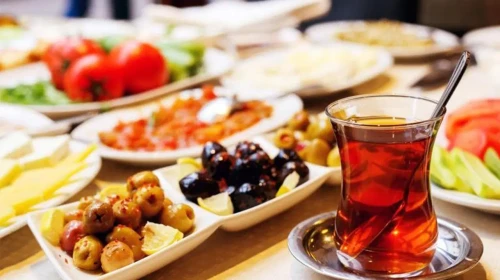 Zihni Canlandıran Doğal Dopamin Kaynağı: 'Tirozin' ile Güçlendirilmiş Kahvaltının Bilimsel Faydaları