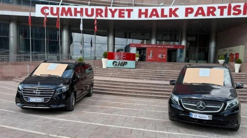 CHP'deki 'Haram Araç' Tartışması, Milletvekillerini Kızdırdı ve Hİzmet Gruplarını Kapatttı