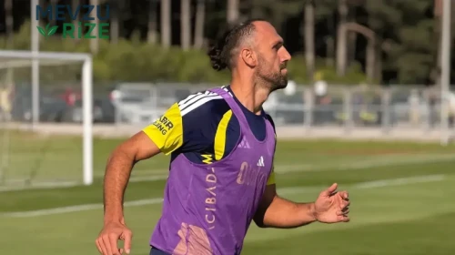Fenerbahçe'de Sıkıntılı Anlar: Vedat Muriqi Antrenmanı Sedyeyle Terk Etti! Sakatlık Kaygıları Artıyor, Dönüş Tarihi Merak Ediliyor