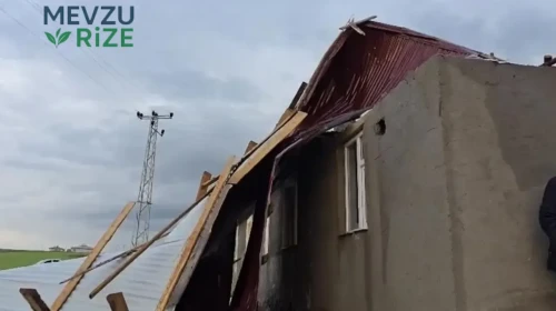 Ağrı'da Kuvvetli Rüzgar ve Dolu, Çatıları Uçurdu!
