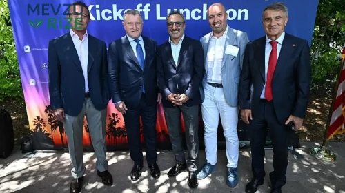 Chobani'nin Kurucusu Ulukay, ABD'deki Seçkin İş Buluşmasına Ev Sahipliği Yaptı!