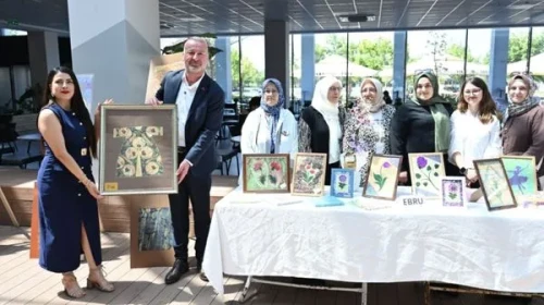 Karacabey Belediyesi Sanat Atölyeleri Yıl Sonu Sergisi ziyarete açıldı
