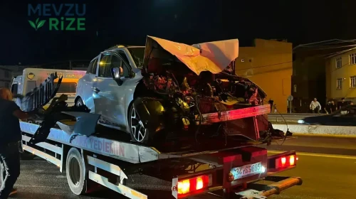Bursa'da Otomobil Servise Çarpması Sonucu 6 Kişi Yaralandı!