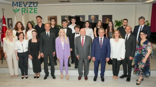 Steınway & Sons Piyanosu DEÜ Devlet Konservatuarı’nda
