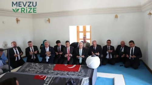 TBMM Başkanı Kurtulmuş, Gazi Süleyman Paşa'nın Türbesini Ziyaret Etti