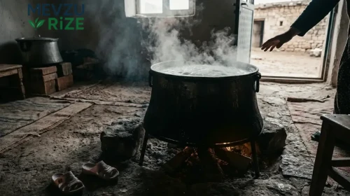 Şanlıurfa'da Trajik Kaza: Soğuması İçin Bırakılan Süt Kazanına İki Yaşındaki Çocuk Düşerek Yaralandı