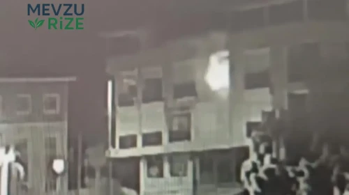 Ateşle oyun faciayla bitti: Döşeme atölyesi küle döndü