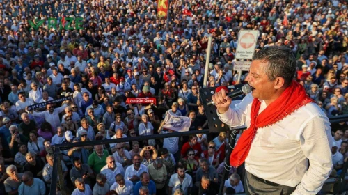 Yeni Kurulan Partinin Arkasında Gizli Destekleyici Mi Var?
