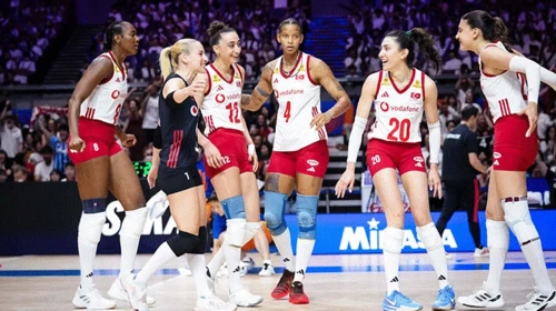Filenin Sultanları, VNL’de finallere galibiyetle gidiyor