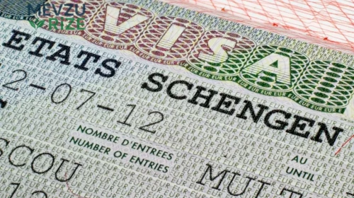 Schengen Alanı'nda güvenilir kişiler kriteriyle 5 yıllık vize alma süreci tartışılıyor
