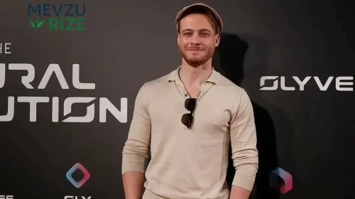 Kerem Bürsin'in Yeni İmajı Gözleri Kamaştırdı! İnanılmaz Değişimin Ardındaki Sebep Ortaya Çıktı!
