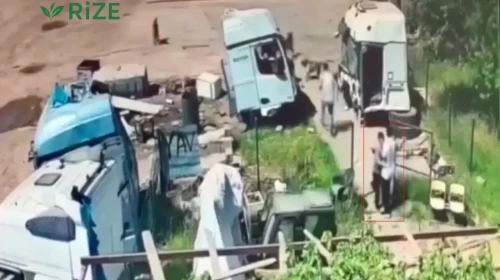 Başıboş köpeklerin saldırısından saniyeler ile kurtuldu