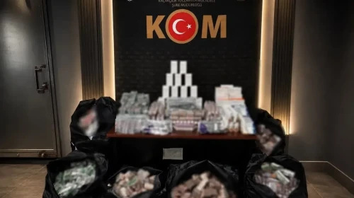 Fatih'te gerçekleştirilen baskında 98 bin 632 kaçak ilaç ele geçirildi!