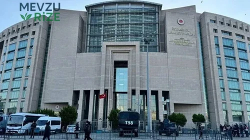 İktidarın Aldatıcı Piyesleri: Göz Bayramı mı, Gerçeklik mi?