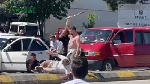 Sakarya’da Trafikte Çıkan Sopalı ve Taşlı Kavga Güvenlik Kamerasına Yansıdı