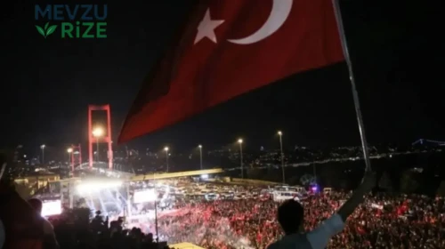 Ünlüler 15 Temmuz'da Demokrasiye Sahip Çıktı: Duygusal Paylaşımlar Öne Çıktı