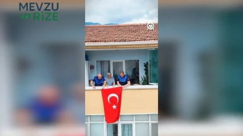 Karabük’te 77 yaşındaki vatandaşın bayrak talebi yerine getirildi