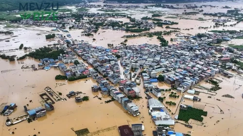 Çin'de Heyelan Korkusu: Enkaz Altında Kalanların Sayısı Belirsiz!