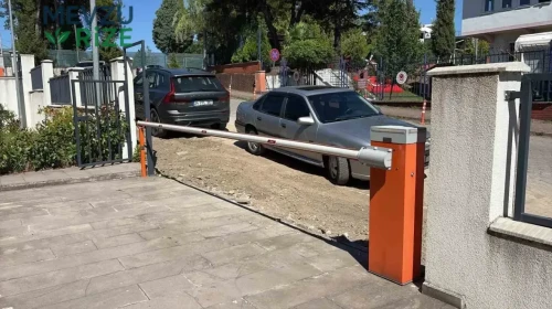Tapu Anlaşmazlığına 'İş Makinesi'yle Yanıt: Tartışma Sonrası Bina Önü Kazıldı!