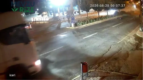 Nevşehir'de Ters Yönde Giden Araç, Tır Sürücüsü Sayesinde Kazadan Son Anda Kurtarıldı!