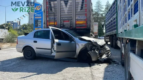 Sivas'ta Ehliyetsiz Sürücü, Polisin Dur İhtarına Uymayınca Tırın Altına Girdi: 1'i Ağır, 2 Yaralı!