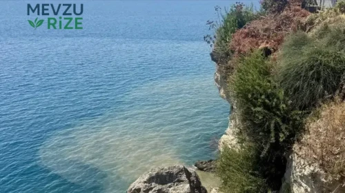Antalya'da Deniz Rengindeki Ani Değişim ve Kötü Koku Nedeniyle Savcılıktan Soruşturma Başlatıldı!