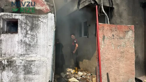 Zonguldak'ta Yangın Paniği: Depodan Yükselen Dumanlar Semayı Sardı!