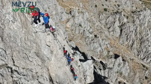 "Via Ferrata" parkuru adrenalin tutkunlarının rotası oldu
