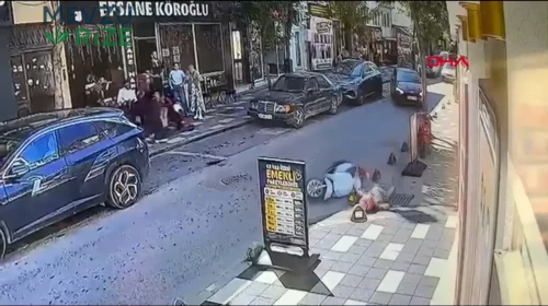 Motosiklet Beton Dubaya Çarptı: Sürücü Yaralandı, Kazanın Anları Güvenlik Kamerasında Görüntülendi
