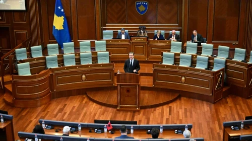 Kosova, aylarca süren siyasi çıkmazın ardından yeni hükümeti onayladı