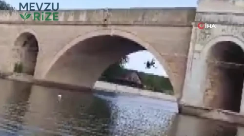 Meriç Nehri'nde korku dolu anlar: Köprüden düşen kişiyi nehir turu yapan teknedekiler kurtardı