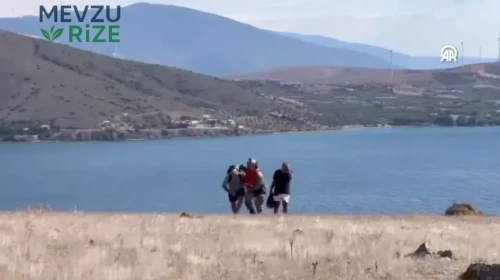 Marmara Denizi'nde Yelkenli Tekne Kayalıklara Takıldı: 2 Kişi Helikopterle Kurtarıldı