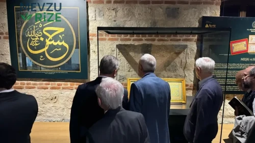 Ayasofya'nın Hattatına Vefa: Kazasker Mustafa İzzet Efendi'ye Saygı Duruşu