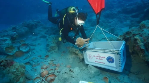 Akdeniz'in derinliklerinden servet çıktı! Çiçero’nun mektuplarındaki iki bin 100 yıllık lüks sofra takımları bulundu