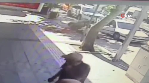Amasya'da Motosiklet, Otomobilin Kapısına Çarptı: Kaza Anı Kamerada!