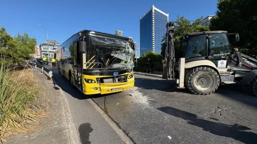 Beşiktaş’ta Feci Kaza! İETT Otobüsü İş Makinesine Çarptı: 1’i Ağır 5 Yaralı