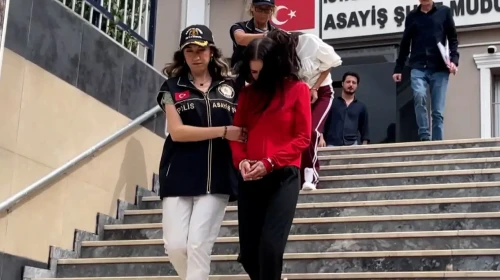 Beylikdüzü'nde 1,5 Milyon TL Değerinde Değerli Eşyaları Çalan Hırsızlar Güvenlik Kamerasında Yakalandı