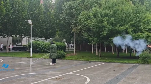 Çin'den yeni teknoloji: Şüphelileri yakalamak için hafif ağ fırlatıcı sistem tanıtıldı