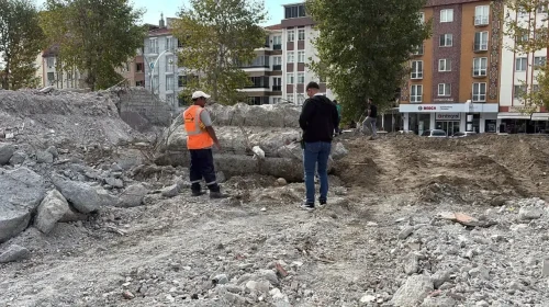Çorum'da okul yıkımında insan kafatası ve kemikler bulundu