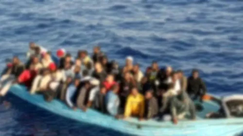 İzmir'de düzensiz göç operasyonları : 3 ilçede 73 kişi yakalandı