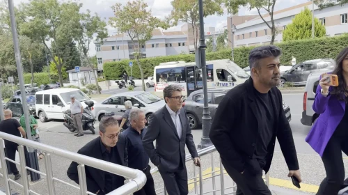 Kaşif Kozinoğlu'nun ölümüne ilişkin soruşturmada Kurtlar Vadisi dizisinin senaristleri ifade vermek için adliyeye geldi