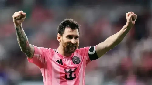 Lionel Messi, kariyerinde 48'inci kupasını kazanarak tarihe geçti