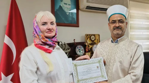 Mersin'de Rus Kadın İslam'ı Seçti: Artık Güneş Adıyla Anılacak!