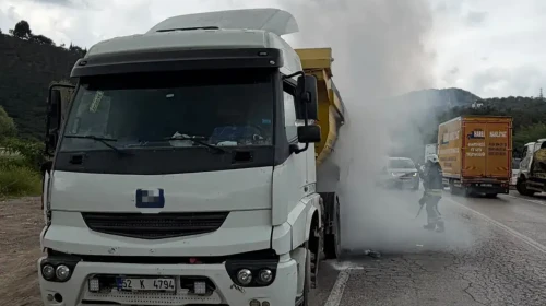 Ordu'da Hafriyat Kamyonunda Çıkan Yangın, Dorseyi Korkunç Şekilde Alevlere Teslim Etti!