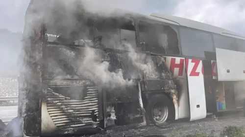 Samsun'da seyir halindeki otobüste yangın: Yolcular tahliye edildi