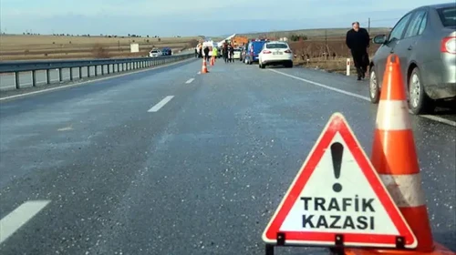 Sivas'ta Trafik Kazası: İki Araç Çarpıştı, Beş Kişi Yaralandı