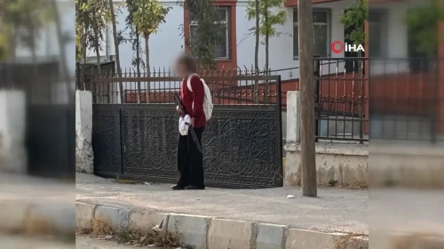 Van'da bir öğrenci okula pompalı tüfekle geldi: Okulun önünde çekilen fotoğrafı ortaya çıktı