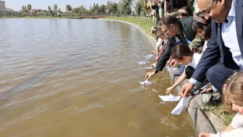 Iğdır’da “Filistinli Çocuklar İçin Çiz” Etkinliği: Temsili Sumud Filosu Gemileri Gölette Buluştu